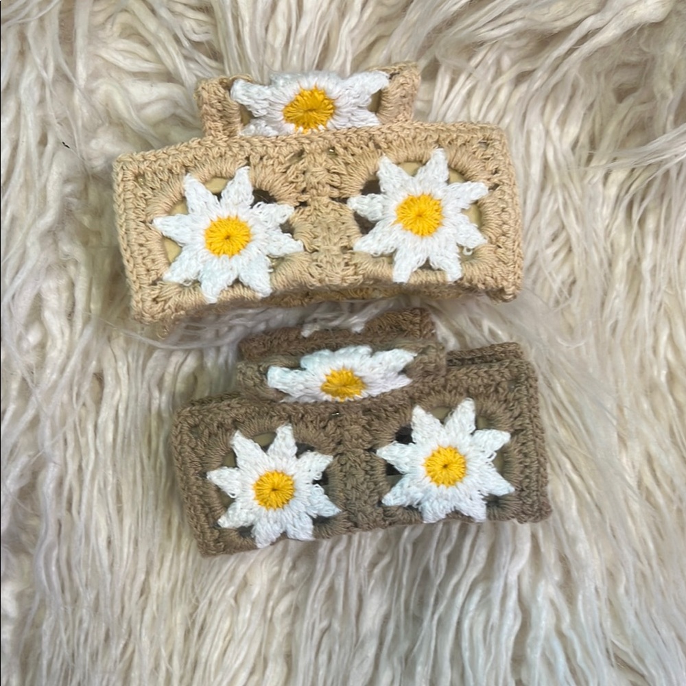 Crochet Hairclips with Daisy Design